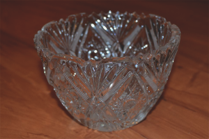 How to clean a crystal vase