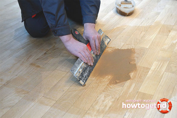 Parkettrisse spachteln