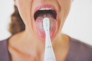 Comment nettoyer la langue de la plaque