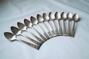 How to clean cupronickel spoons