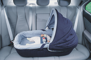 How to transport a newborn in a car