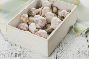 How to store garlic