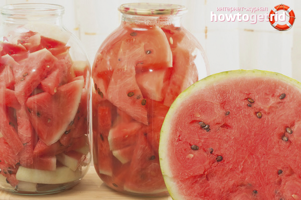 How to salt watermelons for the winter in banks