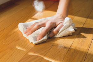 How to care for laminate flooring in an apartment