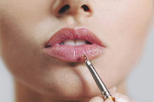 How to paint thin lips