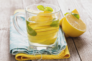 The benefits and harms of water with lemon