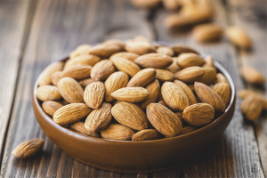 The benefits and harms of almonds