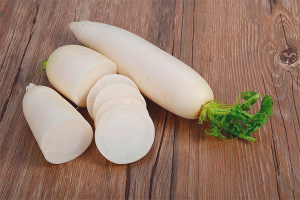 The benefits and harms of daikon