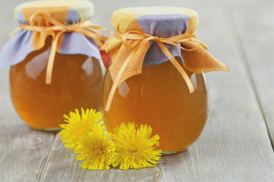 The benefits and harms of dandelion jam