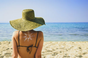 Is it possible to sunbathe during menstruation