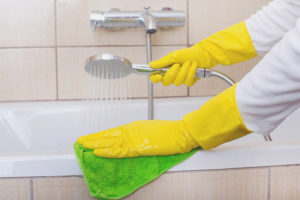 How to remove limescale in the bathroom