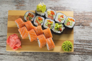 Can pregnant women eat sushi and rolls?