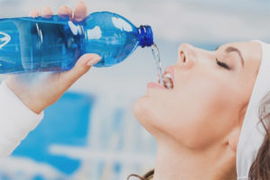 How many people should drink water per day